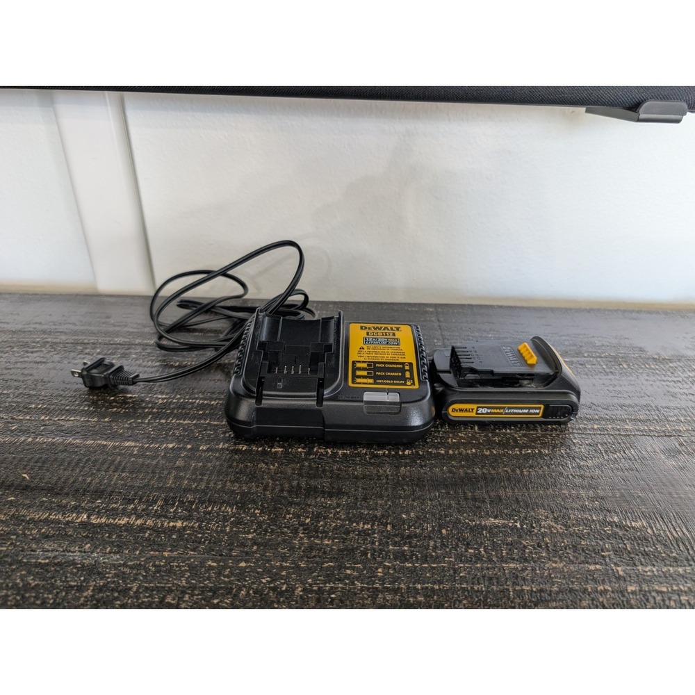 DeWalt DCB112 DCB201 Battery & Charger 20V Max Lithium Ion 12v / 20v Max Charger